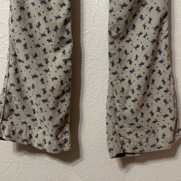 BDG Floral Velveteen Flare Pants Size 28 - Picture 6 of 7